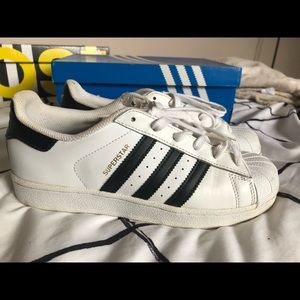 Adidas superstars